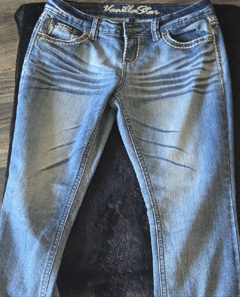 Vanilla Star Blue Ankle Cropped Jeans with Classic Style